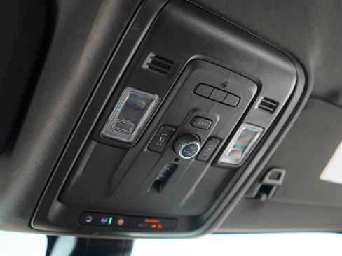 Used 2021 GMC Yukon XL Denali AWD/4WD image 12