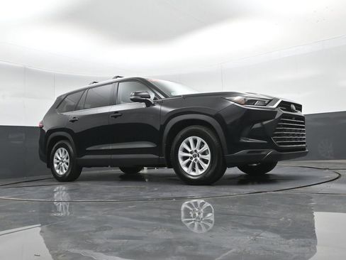 Used 2024 Toyota Grand Highlander AWD image 41