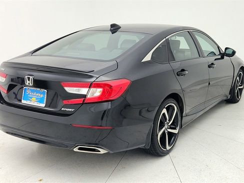 Used 2018 Honda Accord Sport image 6