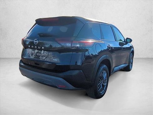 Used 2023 Nissan Rogue S image 5