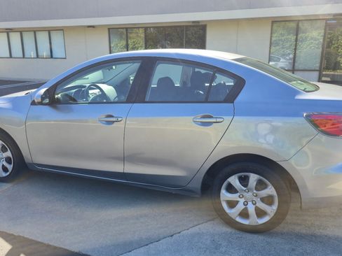 Used 2011 MAZDA MAZDA3 i Sport FWD image 6