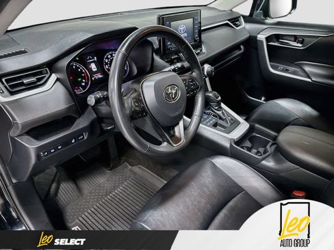 Used 2020 Toyota RAV4 XLE Premium AWD/4WD image 12