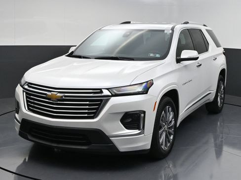 Used 2023 Chevrolet Traverse Premier AWD/4WD image 3