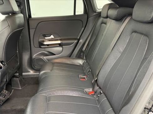 Used 2025 Mercedes-Benz GLA 250 image 17