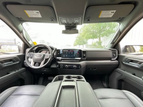 Used 2025 GMC Sierra 1500 SLT AWD/4WD image 31