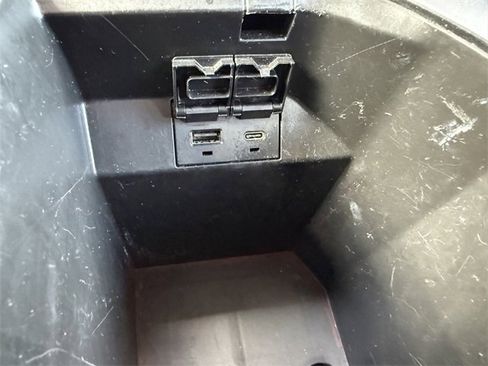 Used 2021 Toyota Camry SE w/ Carpet Mat Package (TMS) image 44