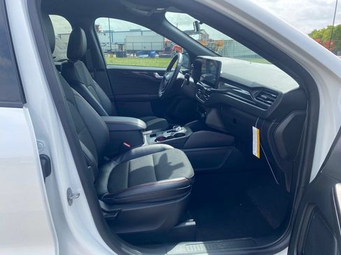 Used 2026 Ford Escape ST-Line w/ Tech Pack #1 FWD image 14