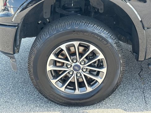Used 2018 Ford F150 XLT w/ Equipment Group 302A Luxury AWD/4WD image 11