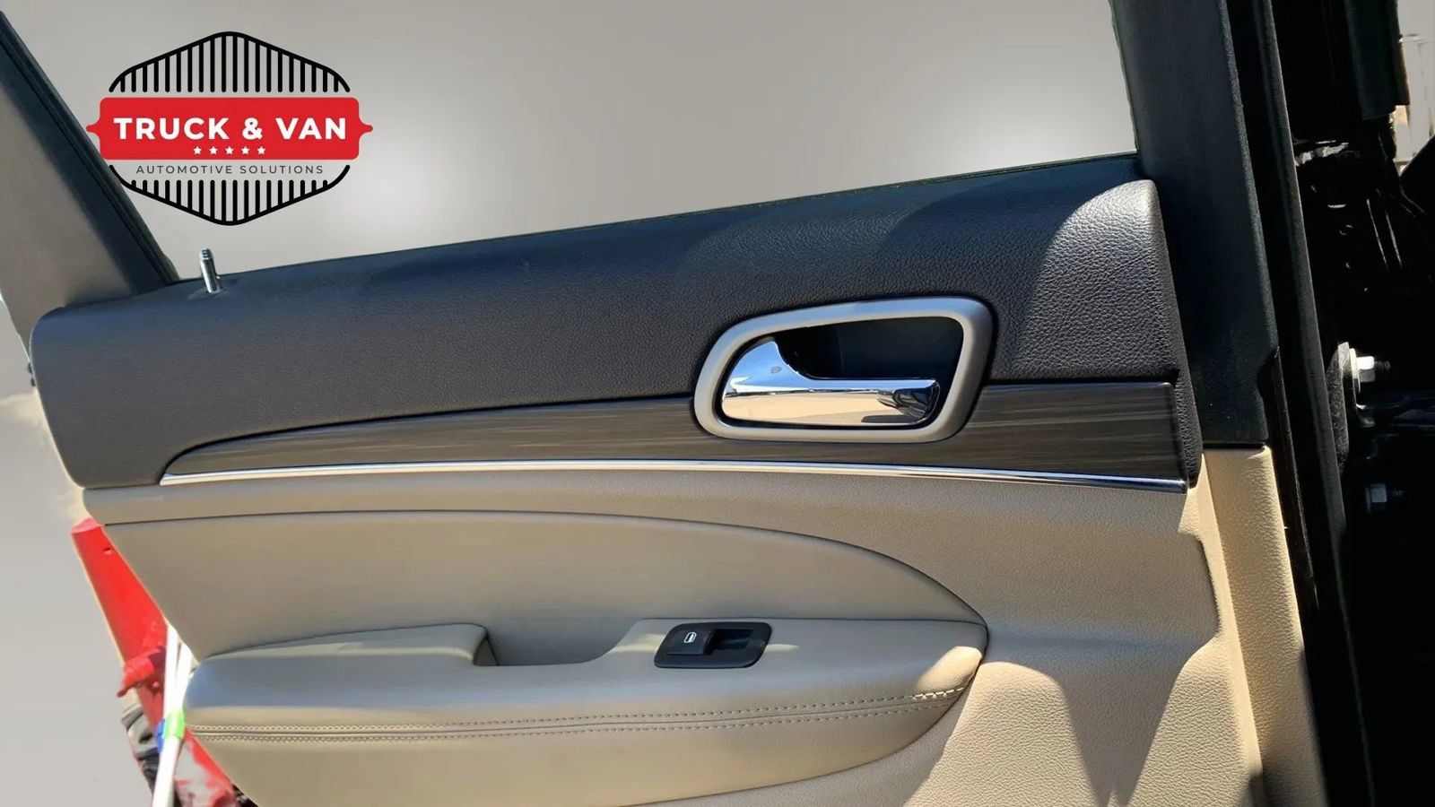 Used 2019 Jeep Grand Cherokee Limited AWD/4WD image 39