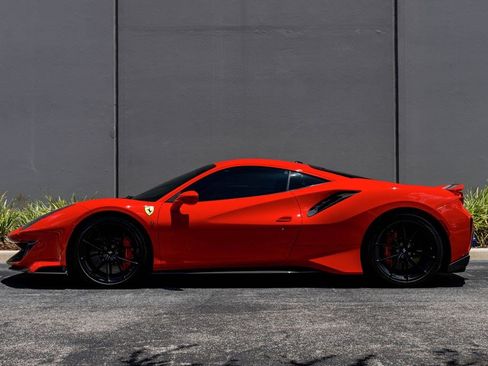 Used 2019 Ferrari 488 Pista Coupe RWD image 2