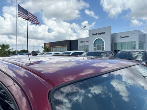 Used 2022 Nissan Frontier SV RWD image 7