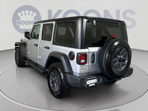 Used 2024 Jeep Wrangler Unlimited Sport AWD/4WD image 4