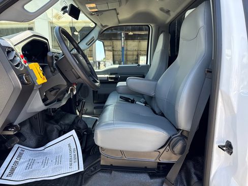 Used 2023 Ford F650 2WD Regular Cab Super Duty image 9