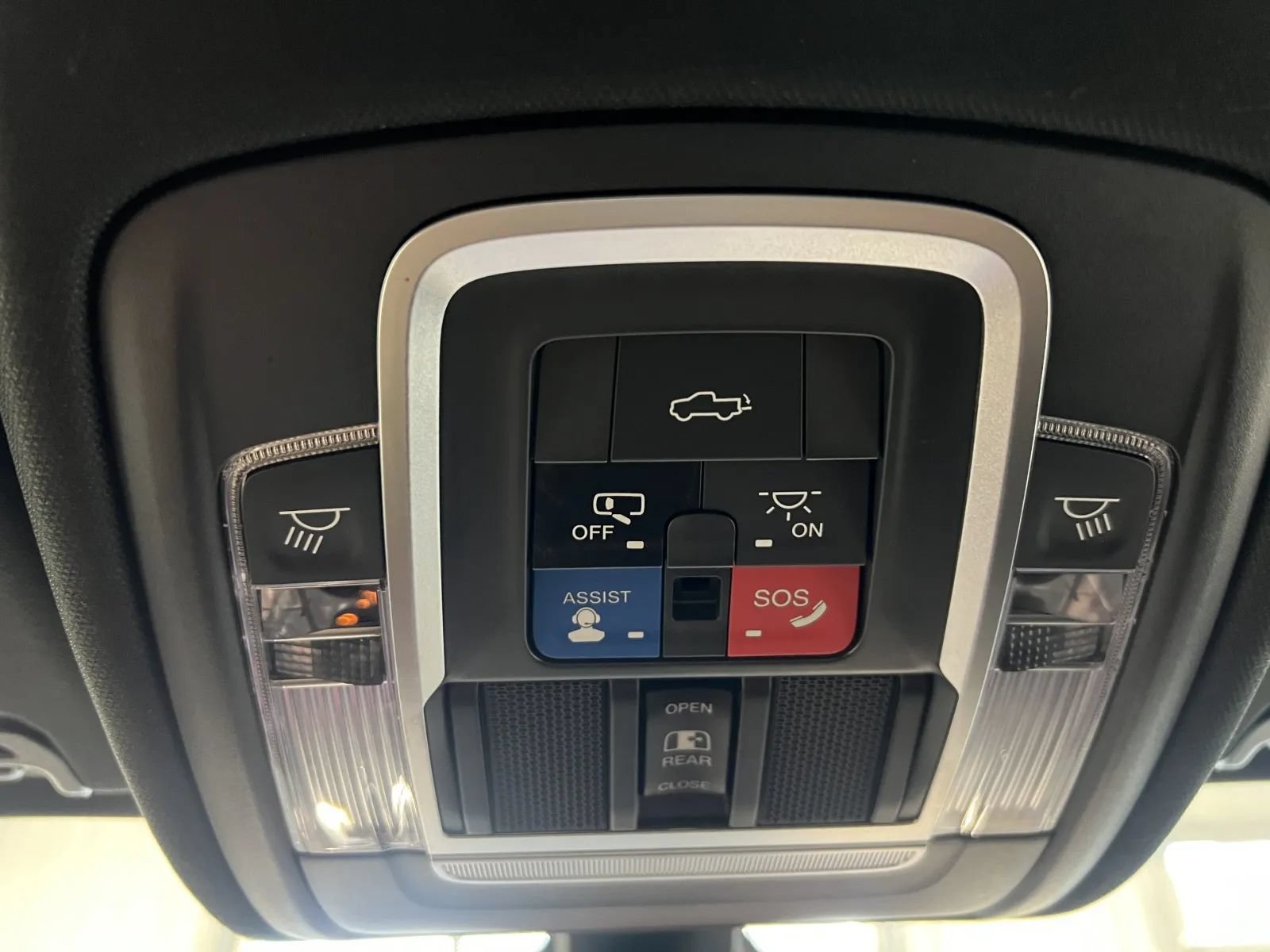 Used 2020 RAM 1500 Laramie AWD/4WD image 26