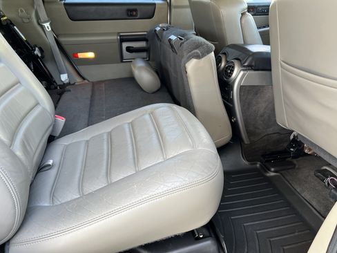 Used 2003 HUMMER H2 w/ Preferred Equipment Group AWD/4WD image 20