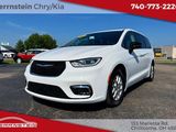Used 2024 Chrysler Pacifica Touring-L image 3