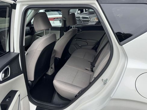 Used 2022 Kia Soul S FWD image 6