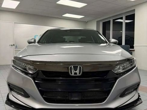 Used 2018 Honda Accord Sport image 2