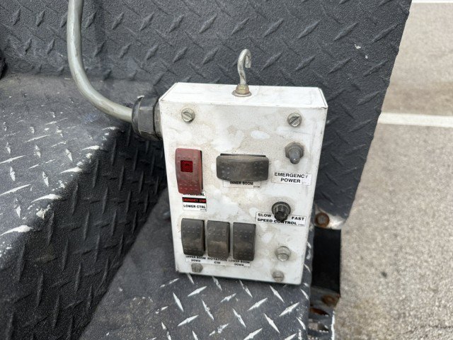 Used 2013 Ford F550 2WD Regular Cab Super Duty w/ Payload Upgrade Pkg image 22