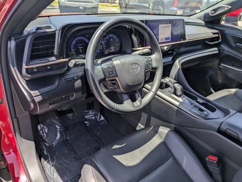 Used 2023 Toyota Crown Platinum AWD/4WD image 12