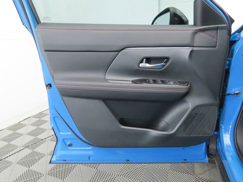Used 2025 Nissan Kicks SR image 22