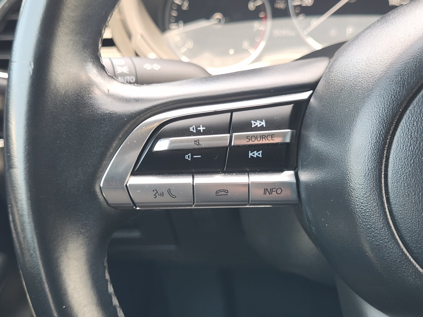 Used 2023 MAZDA MAZDA3 s FWD image 31