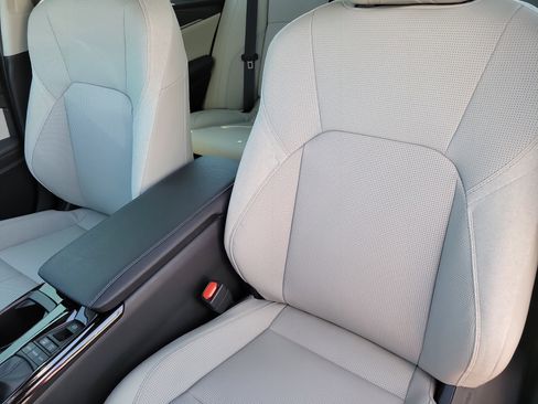 Used 2026 Toyota Camry XLE FWD image 11