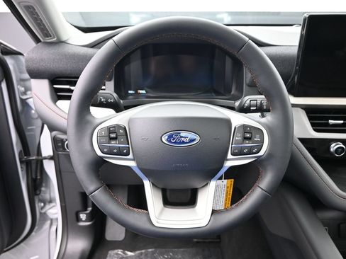 New 2026 Ford Explorer Active w/ Active Comfort Package AWD/4WD image 14