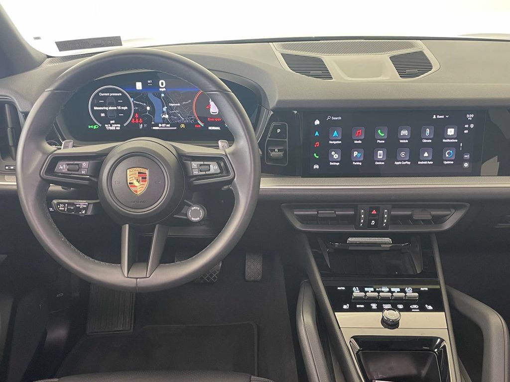 Certified 2025 Porsche Cayenne AWD/4WD image 26