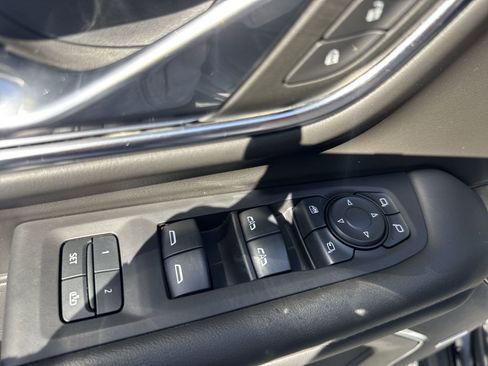 Certified 2024 Chevrolet Tahoe Z71 w/ Luxury Package image 13