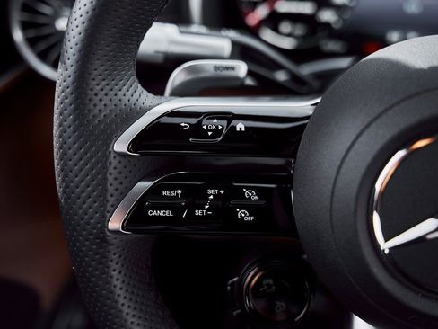 Used 2024 Mercedes-Benz SL 55 AMG 4MATIC image 33