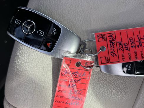 Certified 2019 Mercedes-Benz E 300 4MATIC image 38