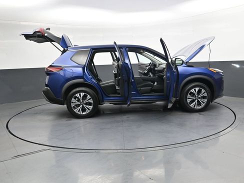 Used 2023 Nissan Rogue SV image 45