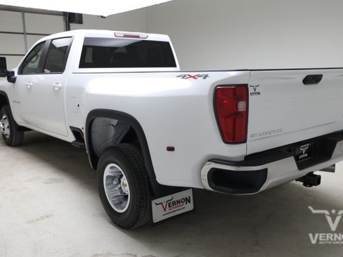 New 2026 Chevrolet Silverado 3500 LT w/ Convenience Package AWD/4WD image 3
