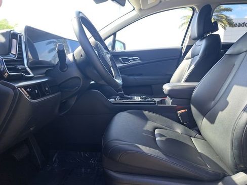 Used 2024 Kia Sportage EX image 17
