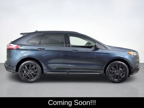 Used 2023 Ford Edge SE w/ Black Appearance Package image 2