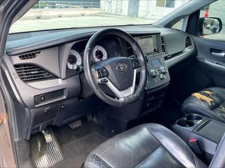 Used 2016 Toyota Sienna SE FWD video 2