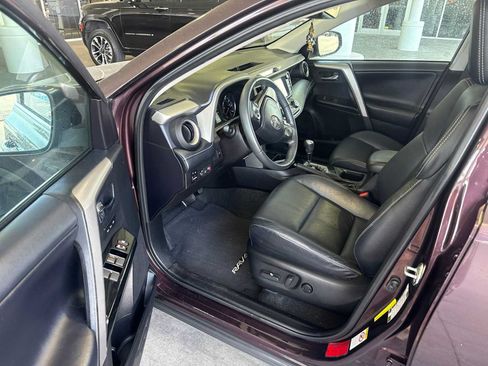 Used 2017 Toyota RAV4 Limited FWD image 6