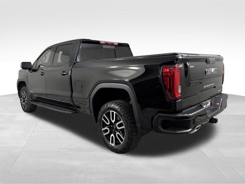 Used 2024 GMC Sierra 1500 AT4 w/ Technology Package AWD/4WD image 7