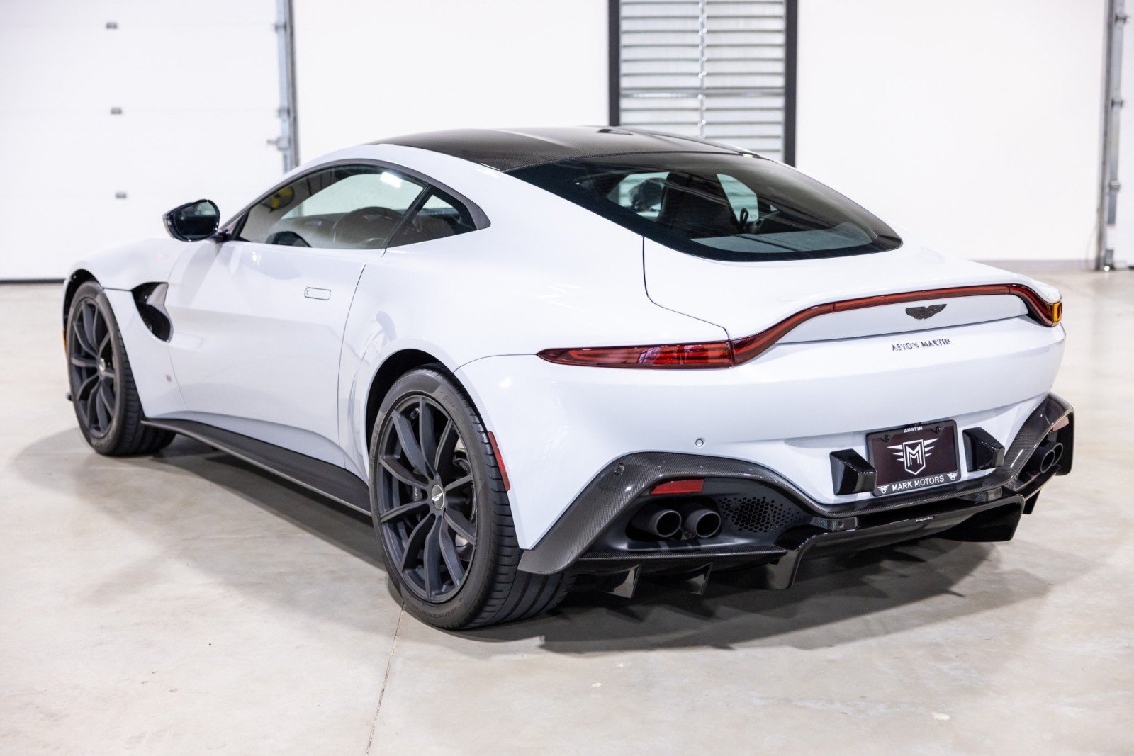 Used 2019 Aston Martin V8 Vantage Coupe RWD image 7