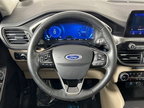 Used 2021 Ford Escape Titanium w/ Class II Trailer Tow Package image 7