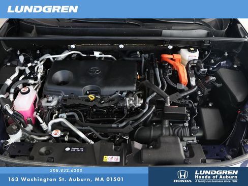 Used 2024 Toyota RAV4 SE w/ Weather & Moonroof Package image 30