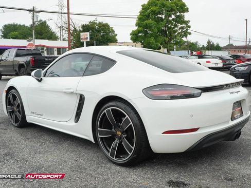 Used 2018 Porsche 718 Cayman RWD image 5
