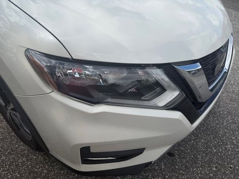 Used 2019 Nissan Rogue SV w/ Premium Package FWD image 28