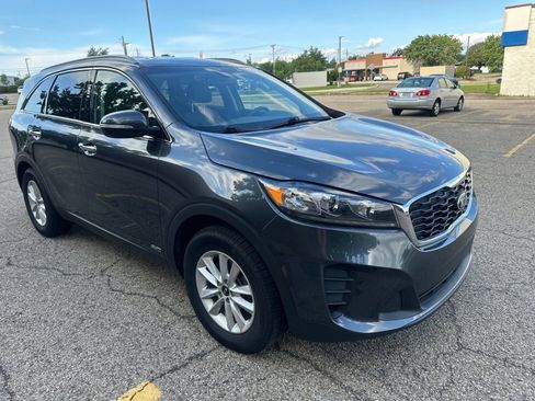 Used 2019 Kia Sorento AWD w/ LX Convenience Package image 16