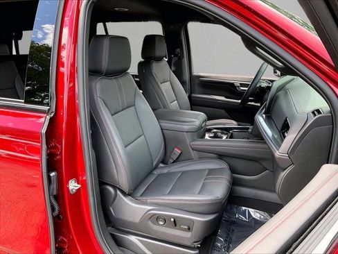 Used 2026 Chevrolet Tahoe RST RWD image 9