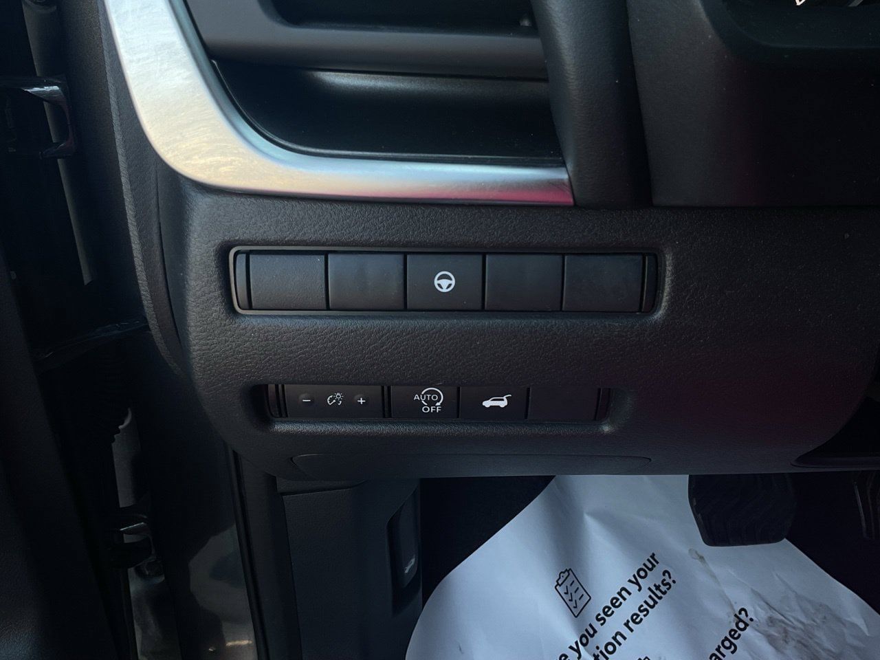 Used 2025 Nissan Rogue SV FWD image 23