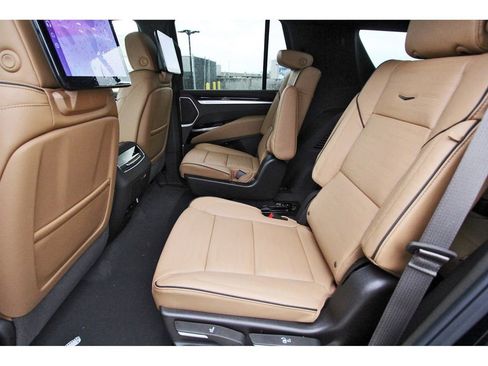 New 2026 Cadillac Escalade Luxury image 7