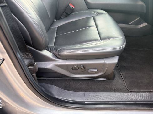 Used 2024 Ford Expedition Max XLT image 12