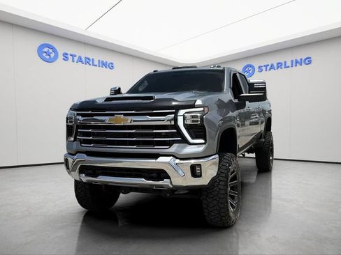 Used 2024 Chevrolet Silverado 2500 LTZ AWD/4WD image 16